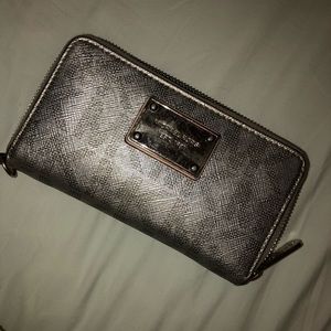 SOLD❗️Michael Kors Bifold Wallet